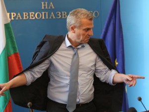 Министър Москов и потният вал на вдъхновението