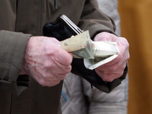 Това ще ви разтърси! Политиците ни оглозгаха, казва старица с 243 лв. на месец

