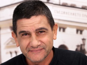 Токът пада с 50%? Може, но олигарсите не дават

 
