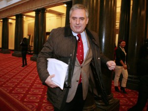 Министър Калфин: През ноември става ясно за коледните добавки на пенсионерите