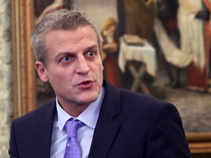 Взимат Москов в МВР?
 