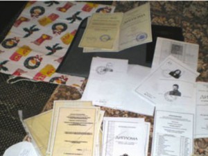 Безобразие! Учители продават дипломи
