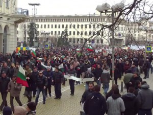 Българинът е на нокти, но не заради изборите
