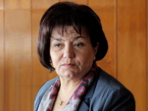 Янка Такева: Минималните  заплати на гимназиалните учители се вдигат с 12.6%
