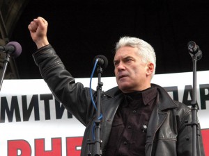 Скандал! Волен Сидеров скъса бюлетината за референдума