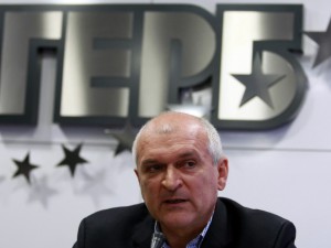 Фенове на Сидеров заплашвали Главчев, Баракова и Деси Атанасова