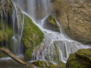 Открити са телата на затрупаните край Крушунските водопади
