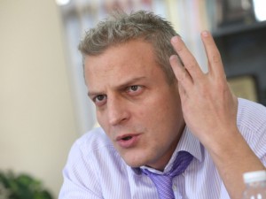 Министър Москов, ако нямам пари, да мра ли?