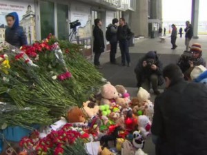 Летище Пулково потъна в цветя и сълзи