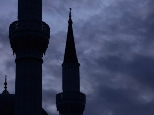 Срам! Внучката ми учи за джамии и минарета
 