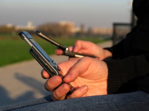 GSM оператори въоръжават „ало” измамниците
 
