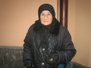 Баба къта пачки от просия