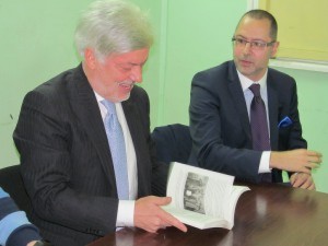 Валентин Михов представи книга пред земляците си
 