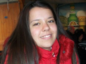 Кукерът Маргарита танцува с 20 кг на гърба си