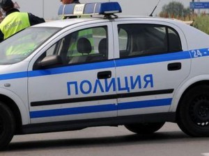 Спипаха бус, натъпкан с бежанци на входа на София
 