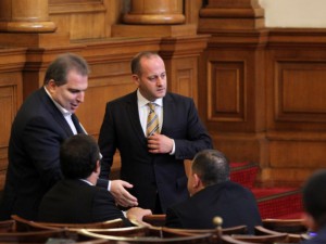 Реформатор проговори защо Радан Кънев и компания не подават оставки
