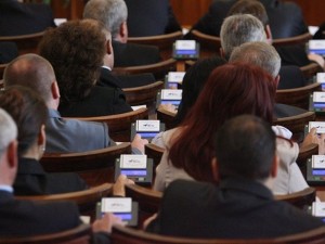 Толкова сме прости, че чак ме е срам
 