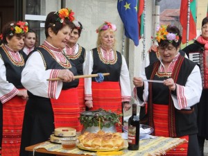 Кокорбашийка нарича топени пръстени с омайни песни