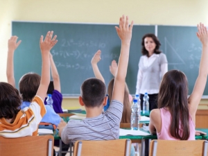 Родители и деца пребиват учители