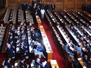 Парламентът започна работа след дългата ваканция