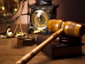 Адвокат съди сираче за 33 000 лв.