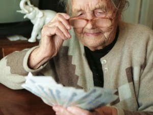 До Мая Манолова, омбудсман: Пенсиите ни са на дъното. Защо?
 
 