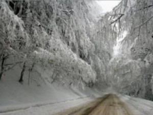 Минус 10º и поледици в цялата страна
 