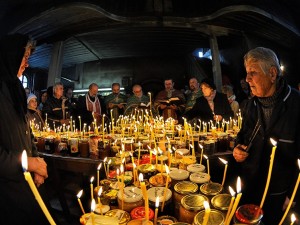 Пчелари гонят чума и шарка с огнен кръст