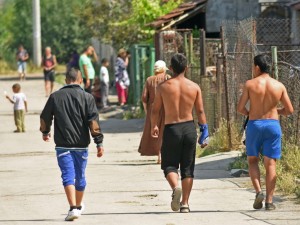 Подадохме ръка на цигани, те ни обраха