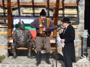 Алеко и Бай Ганьо се срещнаха в Долината на розите