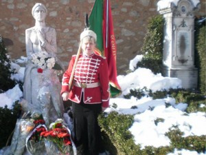 Панагюрка уши вече 20 байрака, кумирът й е Райна Княгиня