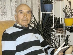 Пенсионер прави 1000 коремни преси