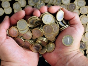 Харчим заплатата си за храна и сметки