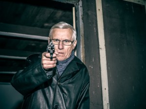 Беловлас съсед гърмя по 14-годишен - дразнел го
