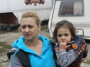 Майка на три деца се върти в колелото на смъртта
