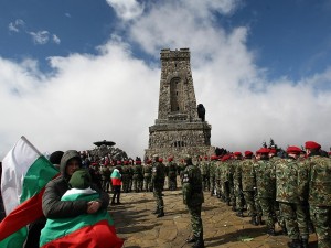 Светините покрихме с кал и смрад, най-свидните чеда оплюхме!