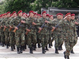 Докъде се докарахме: Армията ни се разпада, 650 бойци са дезертирали от строя за година