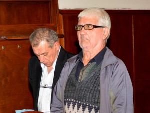 Затвор за нож в гърба на зетя
