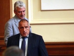 Бойко да решава обръща ли лодката