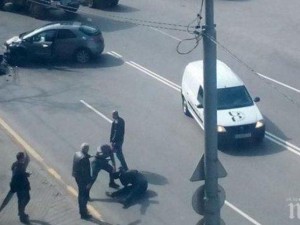 Хора, страх ме е от мутрите!
 