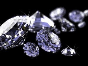 С 27 кг злато и плик с диаманти избягаха обирджиите от ЦУМ