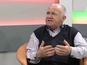 Билкарят Емил Елмазов: Бабини зъби помагат при проблеми в леглото