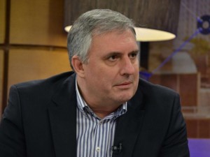 Министър Калфин спря доставка на лимузини