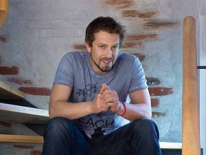 Калин Врачански сваля певици с ауди за 150 бона