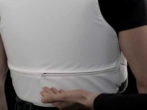 Комшията Стефчо шие бронежилетки в мазето
 
