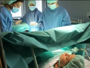 Кога се налага раждане със секцио