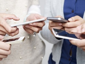 Топексперт: Мобилните телефони съсипват сърцето