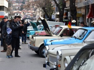 Трабант лимузина с телевизор обра овациите 
 