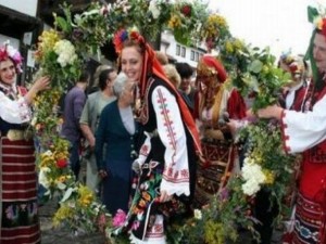 На Цветница девойките си търсят мъж