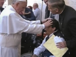 Във Ватикана гонят бесове по научному